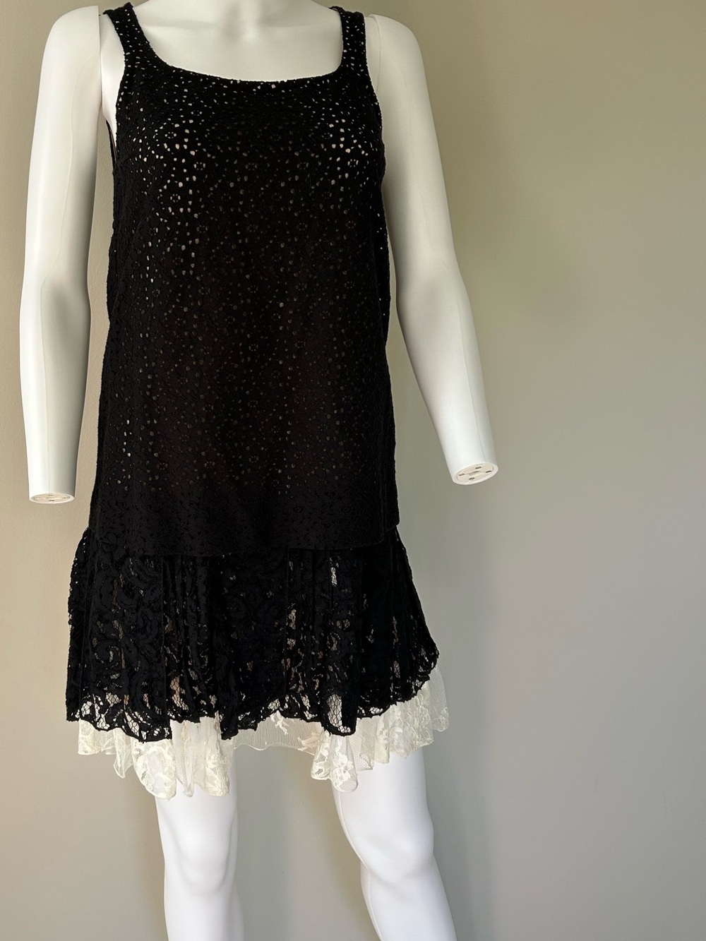N°21 Black Ivory Lace Eyelet Ruffle Dress Made In Italy Size 2